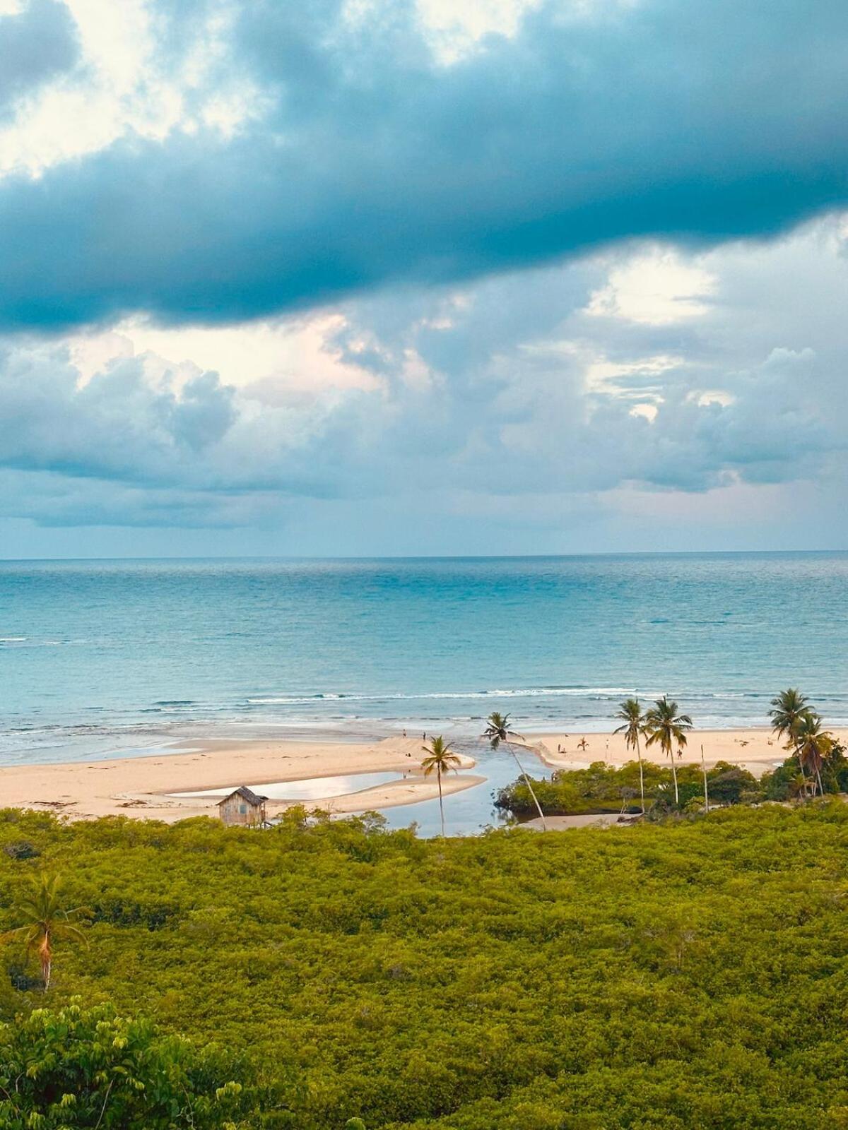 Charming Little Paradise Steps Away From The * Porto Seguro
